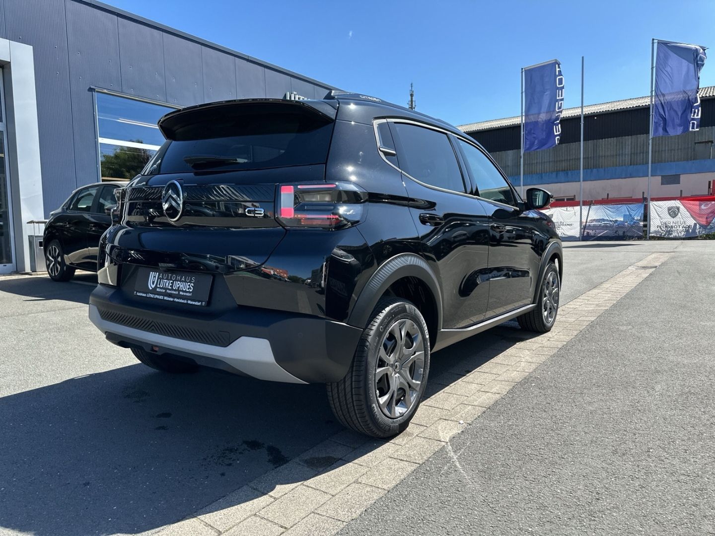Fahrzeugabbildung Citroën C3 MAX 1.2 PT Turbo 100 S&S Navi CarPlay SHZ.