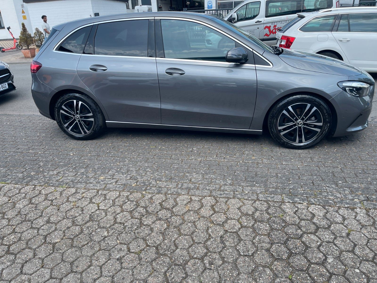 Mercedes-Benz B 180 d Kamera Leder Navi LED PDC Alu foto 10