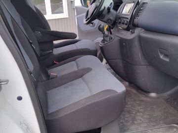 Opel Vivaro - 11