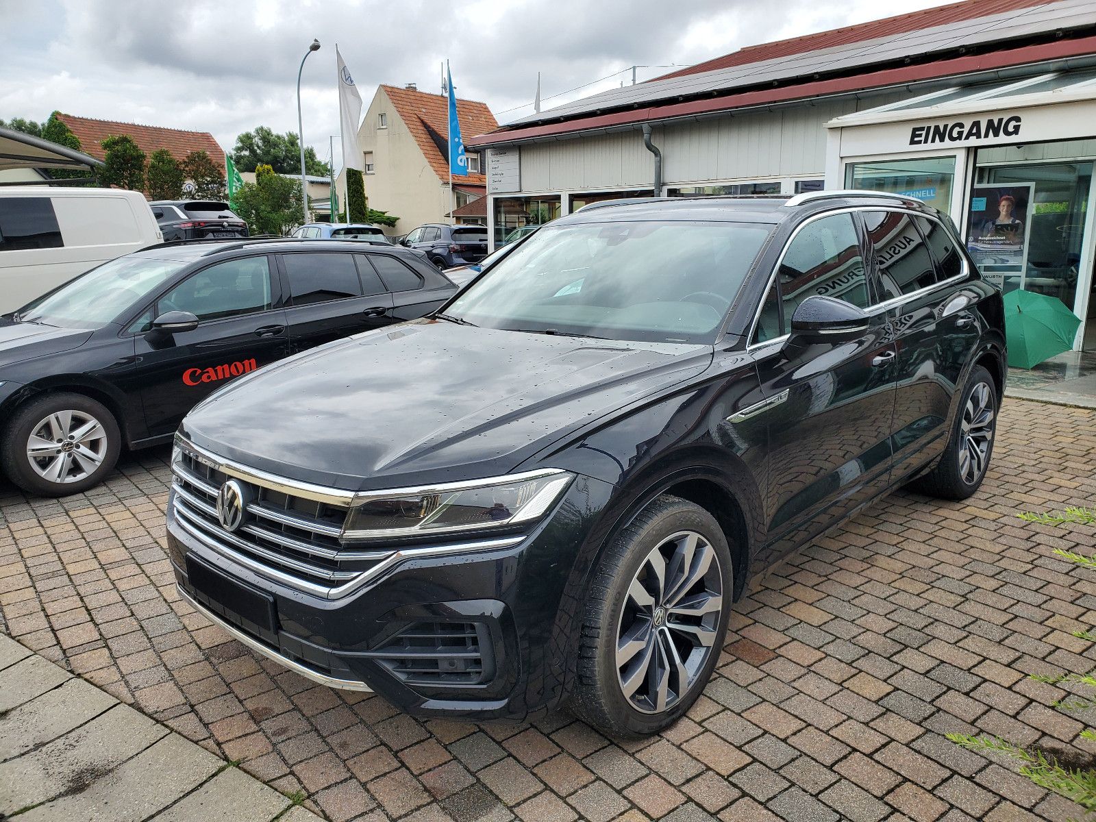 Volkswagen Touareg - 1
