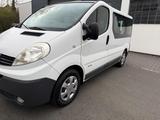Renault Trafic Behindertengerecht - : Van, Halbautomatik