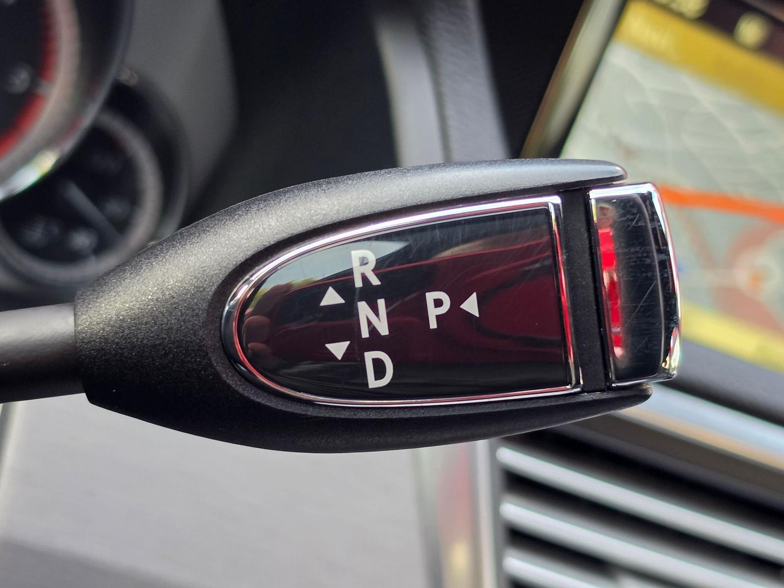Mercedes-Benz E350 2011 — photo 34