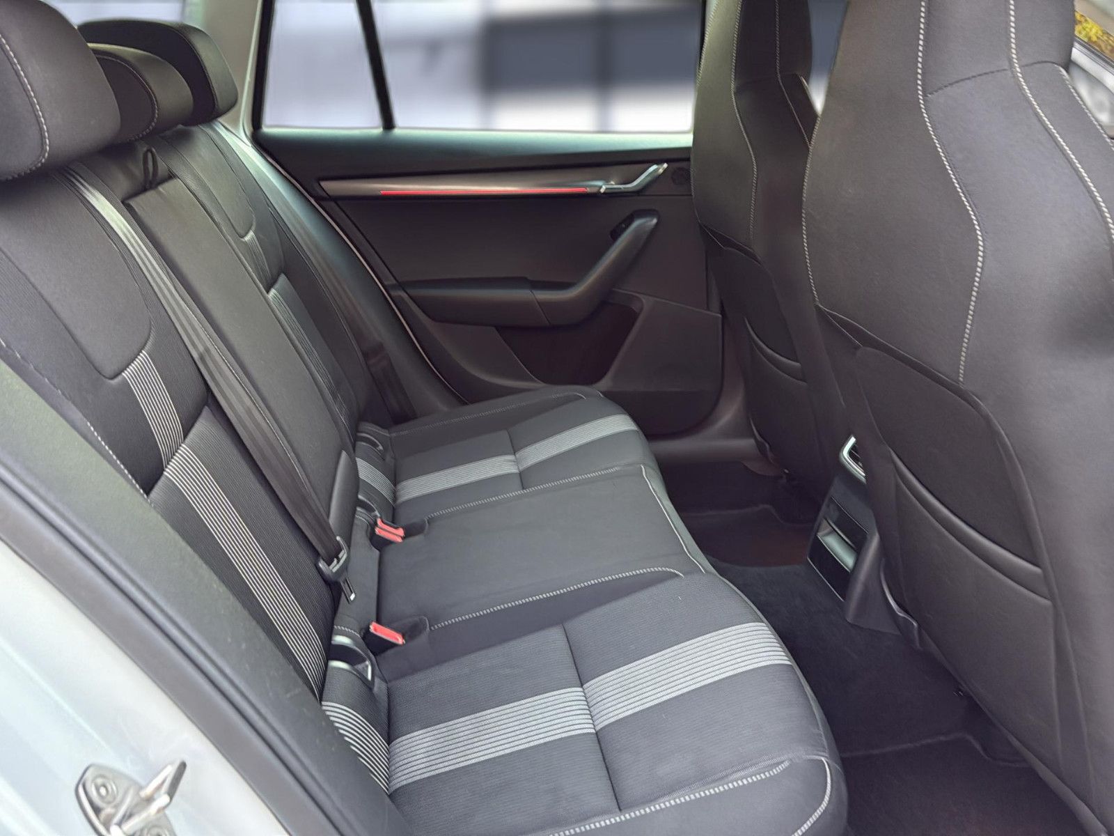 Fahrzeugabbildung SKODA Octavia Combi Style / AHK / unfallfrei / Top !!