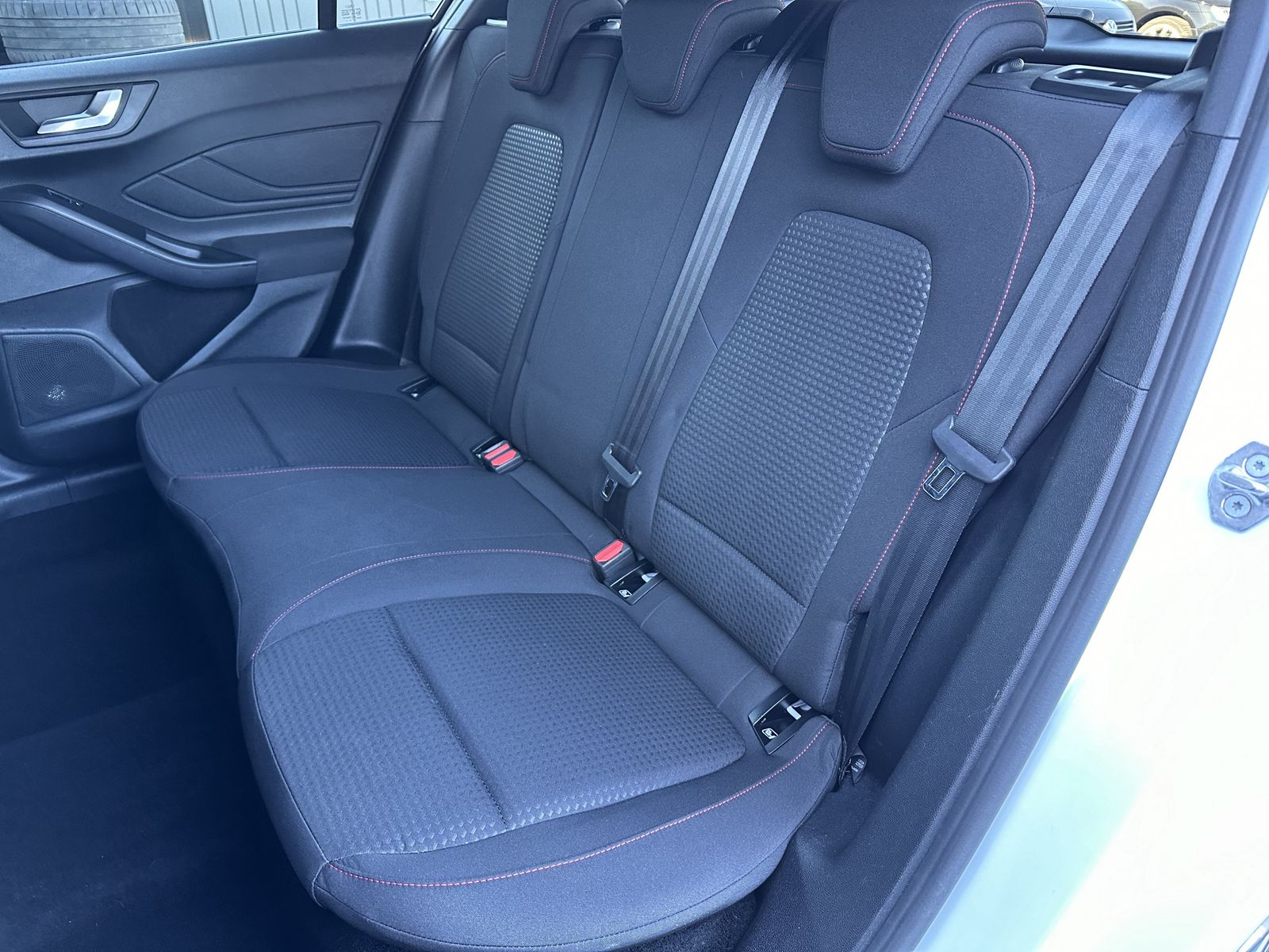 Fahrzeugabbildung Ford Focus 2.0 EB Aut. ST-Line NAV+LED+AHK+ACC+KAMERA