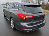Ford Focus 1,0 EcoBoost 92kW Vignale Turnier Auto... - Ford Focus Vignale mit Benzin-Antrieb