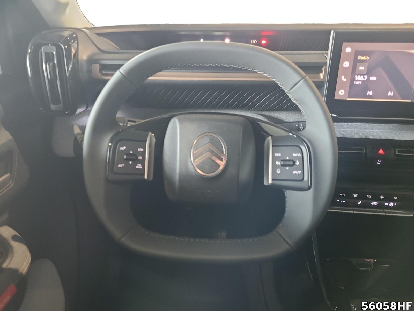 Fahrzeugabbildung Citroën C3 Aircross Plus Turbo 100 PS MT