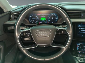 Audi Q8 e-tron - 12
