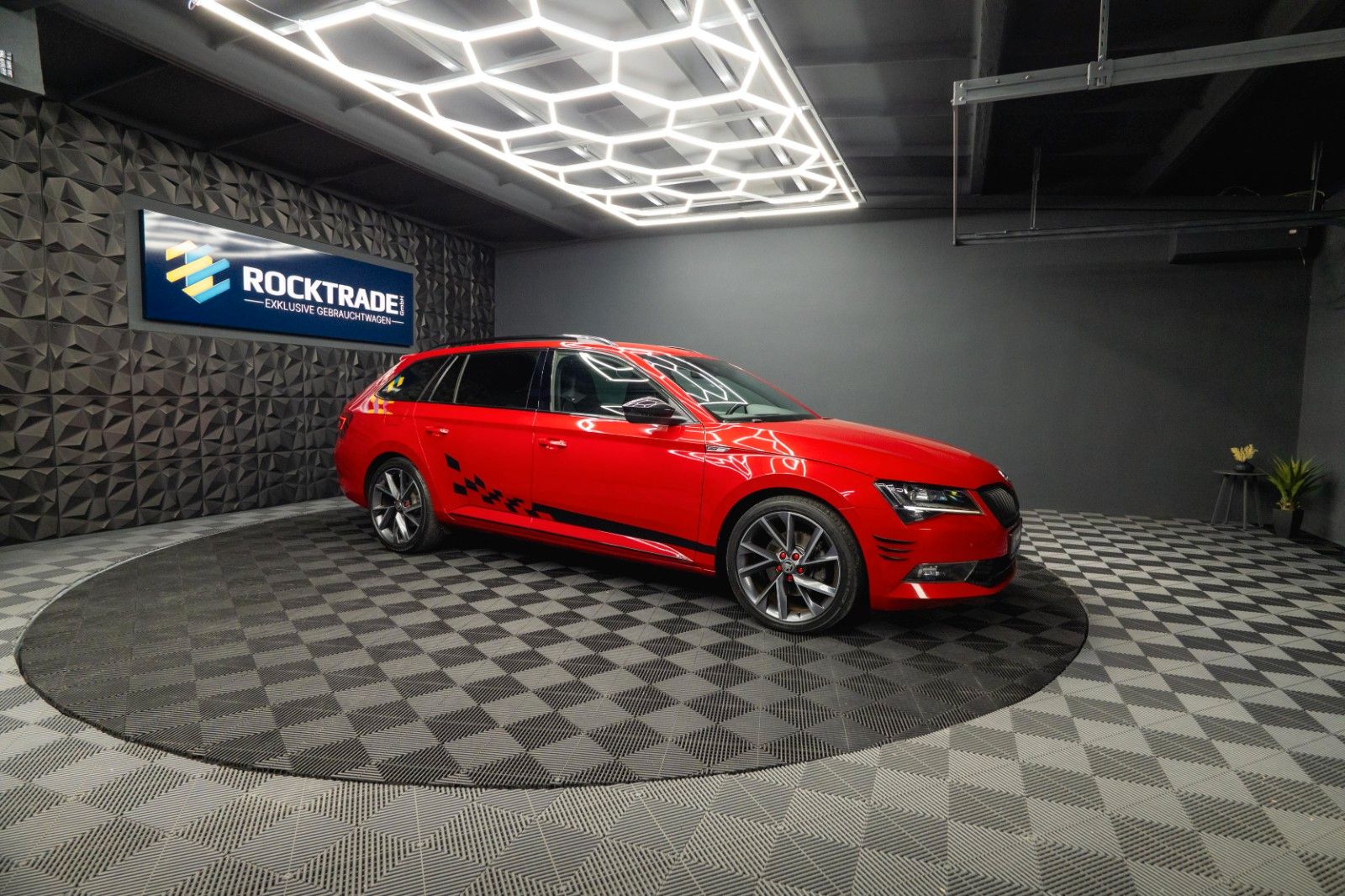 Fahrzeugabbildung SKODA Superb 1.8 TSI Combi Sportline | DAB | Alcantara
