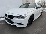 BMW 328i Sport Line/19 Zoll/M-Optik/Xenon/Leder/Navi - BMW 328: Automatik