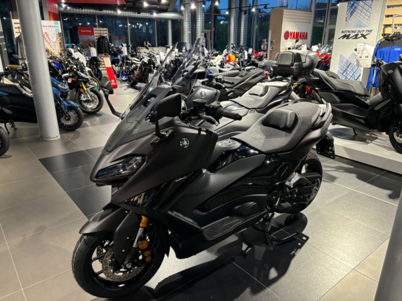 Fahrzeugabbildung Yamaha TMax 560 Techmax Modell 2023 Tageszulassung