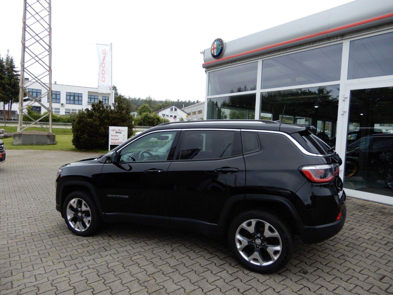 Fahrzeugabbildung Jeep Compass 1.4 Turbo 170 PS Limited 4WD AT Navi RFK