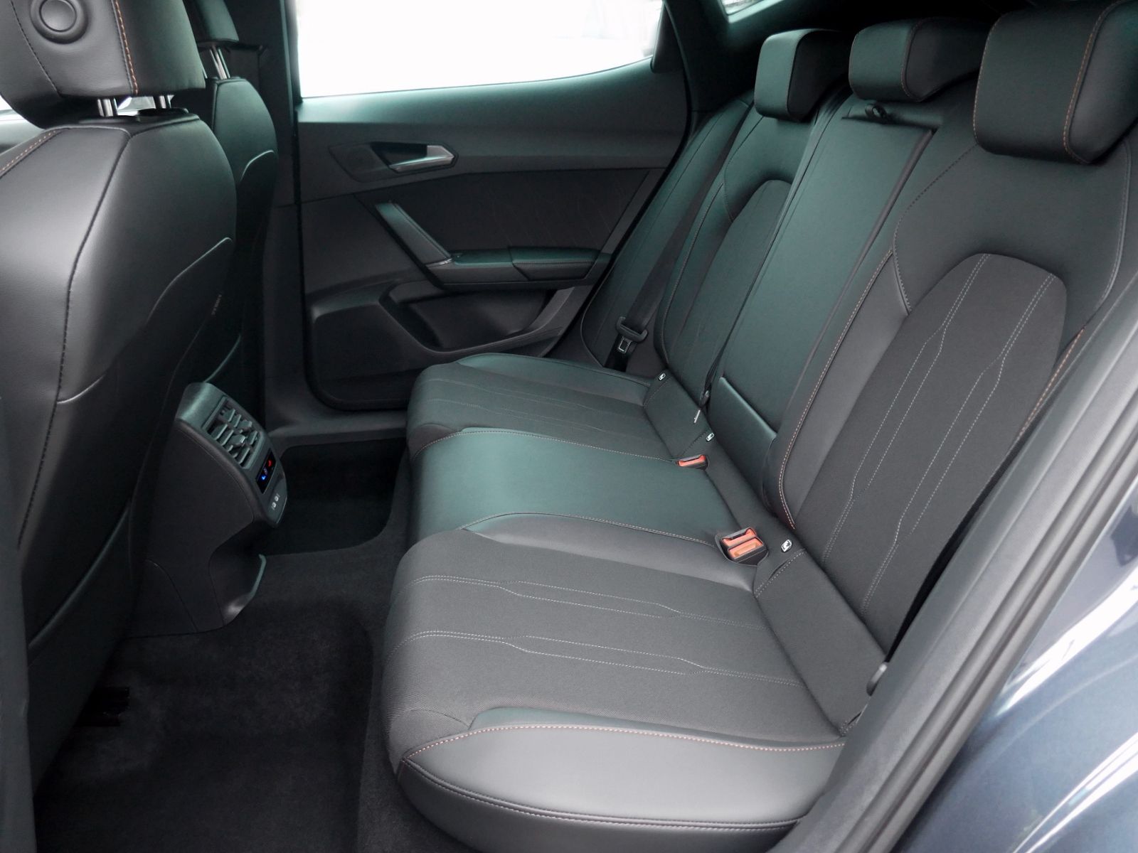 Fahrzeugabbildung CUPRA Formentor 2.0 TDI | LED AHK RFK ACC Navi App