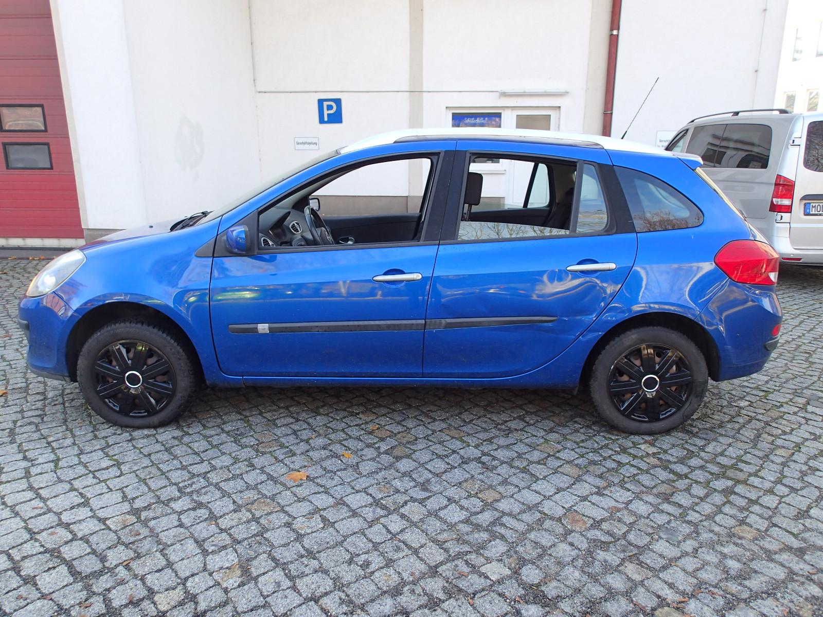 Renault Clio 2008 — rear view