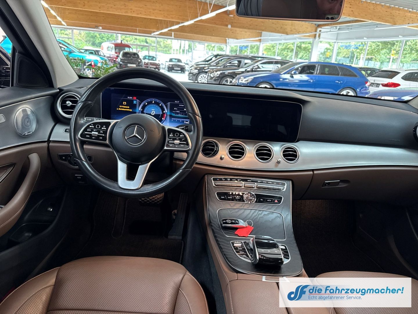 Fahrzeugabbildung Mercedes-Benz E 400 4Matic EU6d-T Luftfederung AD Niveau Navi