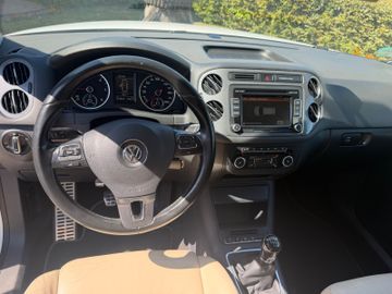 Volkswagen Tiguan - 8
