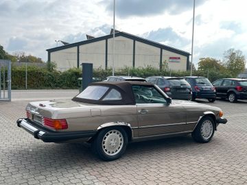 Mercedes-Benz SL 560