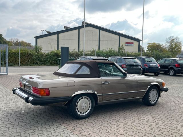 Mercedes-Benz SL 560