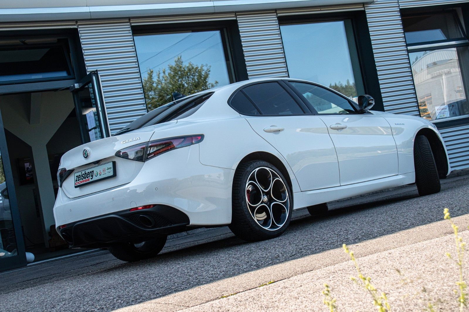 Fahrzeugabbildung Alfa Romeo Giulia MY 24 Veloce 2.0 vom AR Vertragshändler