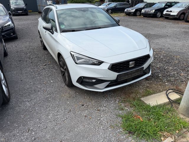 SEAT Leon Sportstourer FR Pano+AHK+LED+RFK