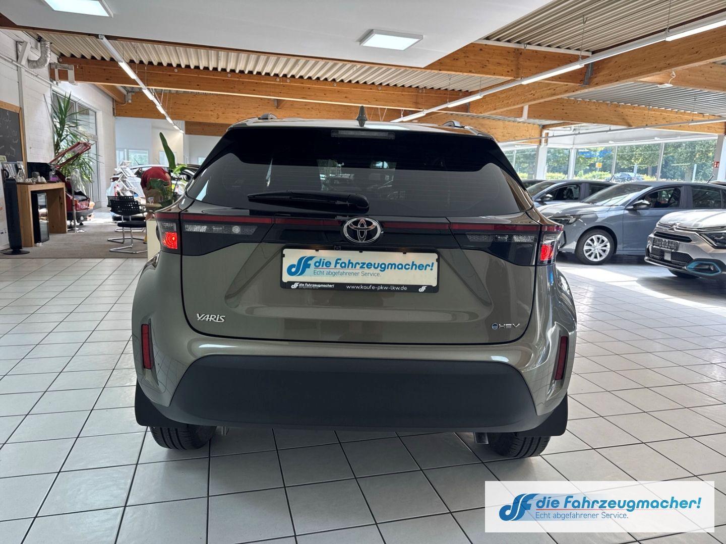 Fahrzeugabbildung Toyota Yaris Cross ACTIVE Hybrid DAB Spurhalteass. Fern