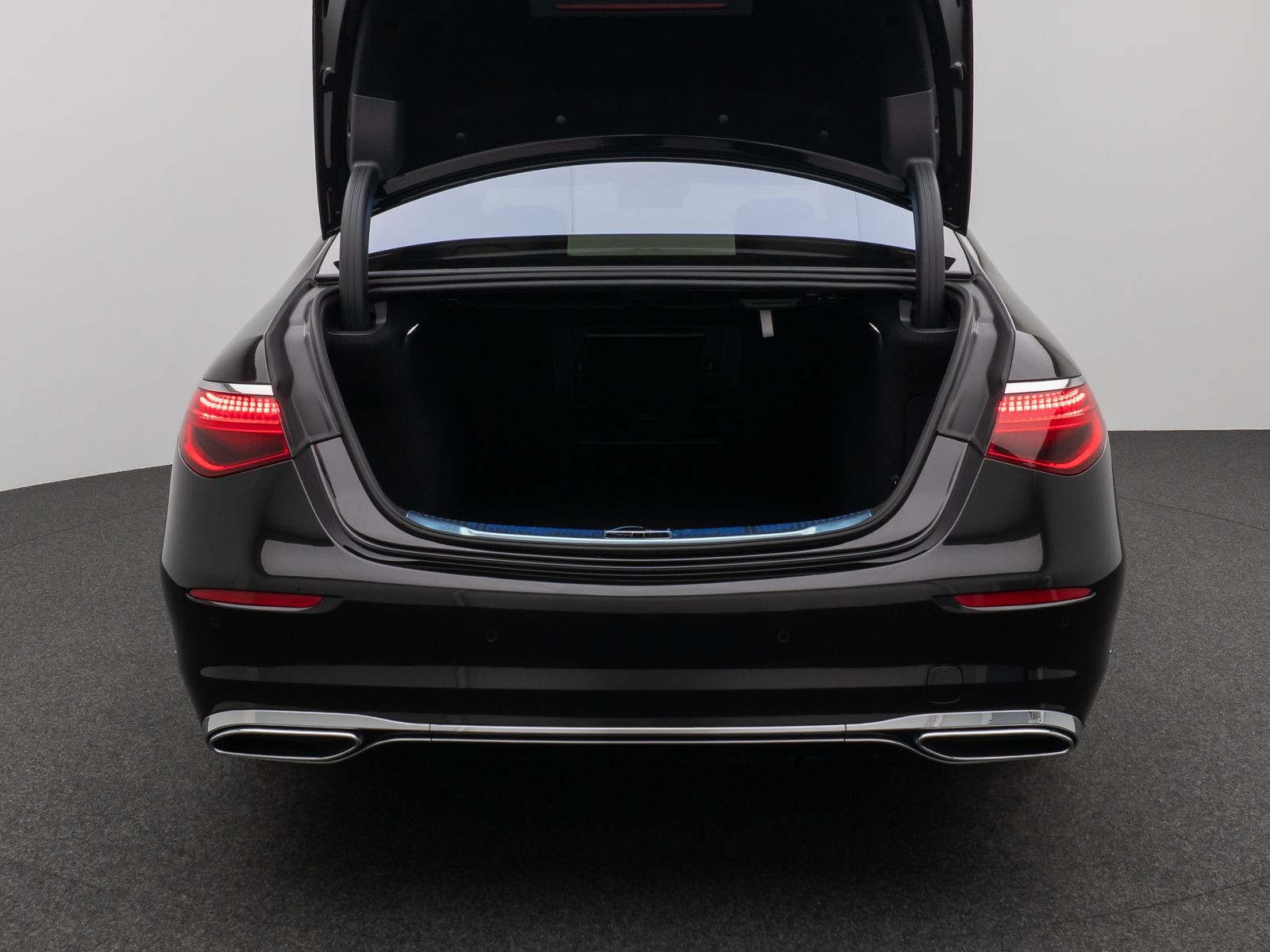 Fahrzeugabbildung Mercedes-Benz S 400d 4Matic HUD DAB 360° 9G-Tronic MBUX Ent.+