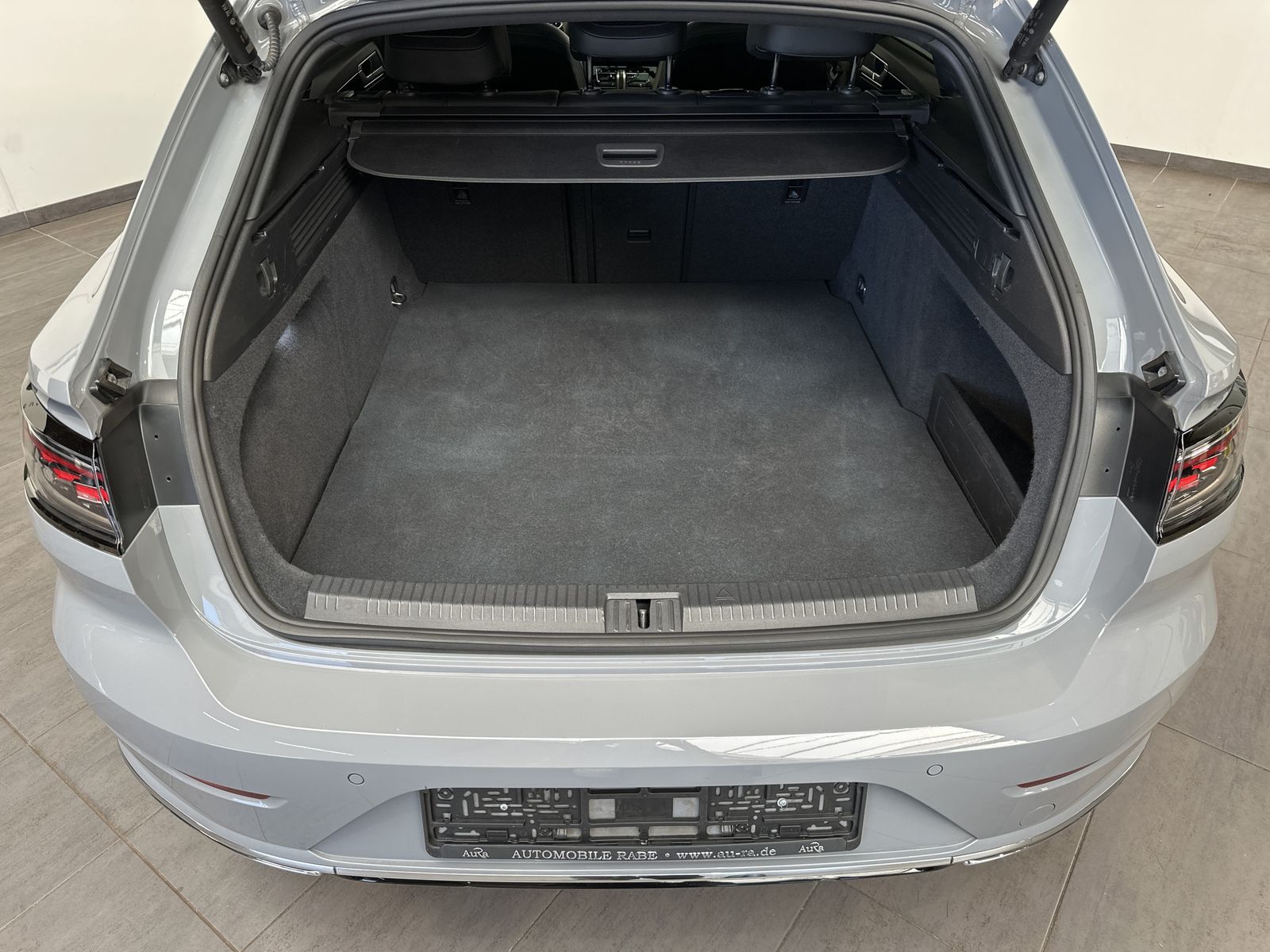 Fahrzeugabbildung Volkswagen Arteon SB 1.4 TSI eHybrid R-Line NAV+LED+PANO+HU