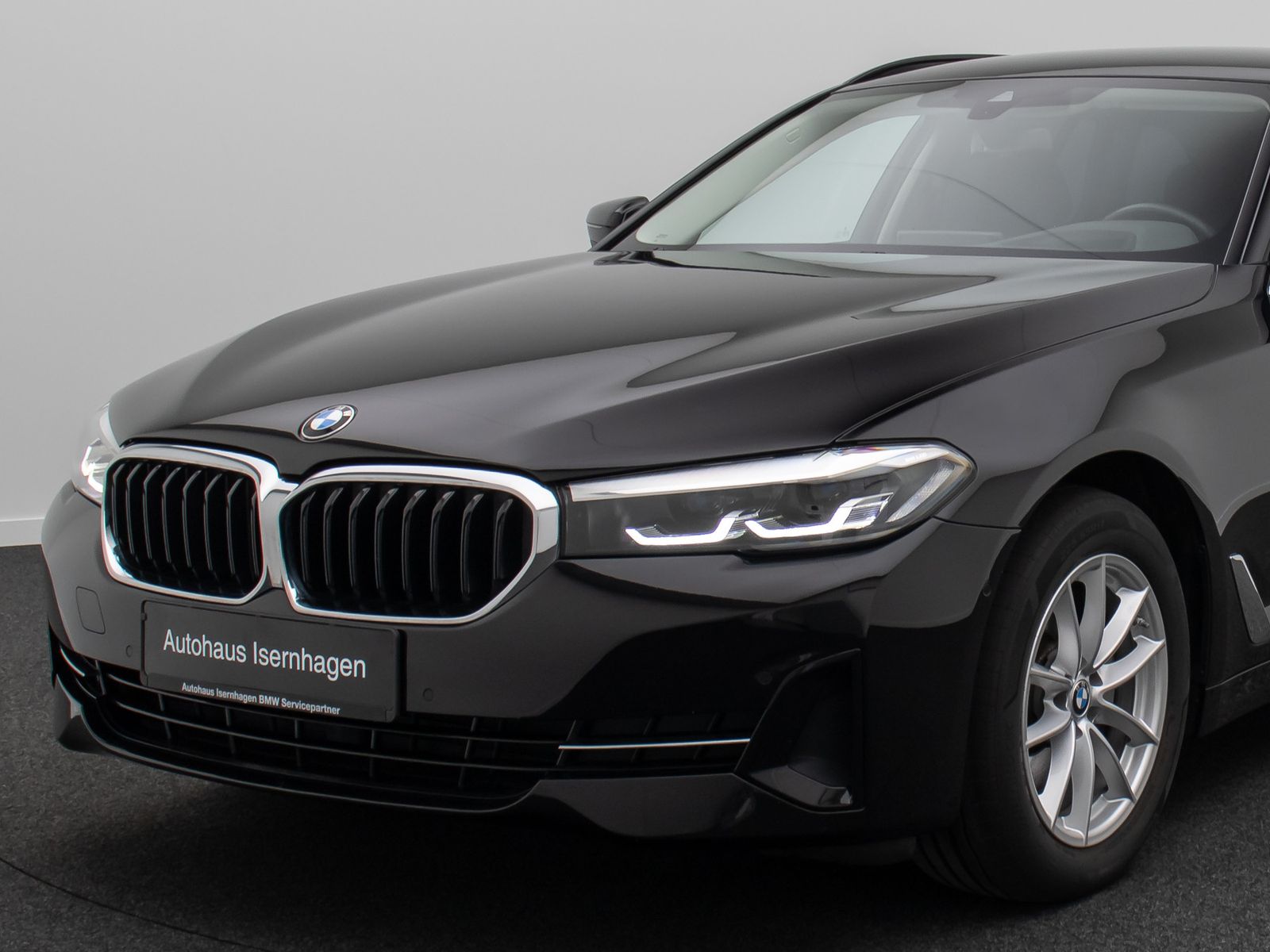 Fahrzeugabbildung BMW 520e Alarm 4xKlima Kamera HUD DAB DisplKey Sport