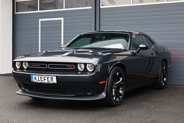 Dodge Challenger SXT 3.6 V6/SHZ/KAMERA/BTH/R20