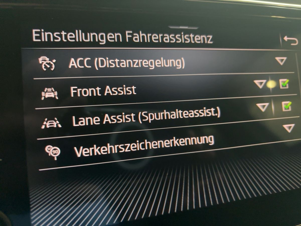 Skoda Superb Combi 1.5TSI DSG Sportline NAVI MATRIX-LE foto 14