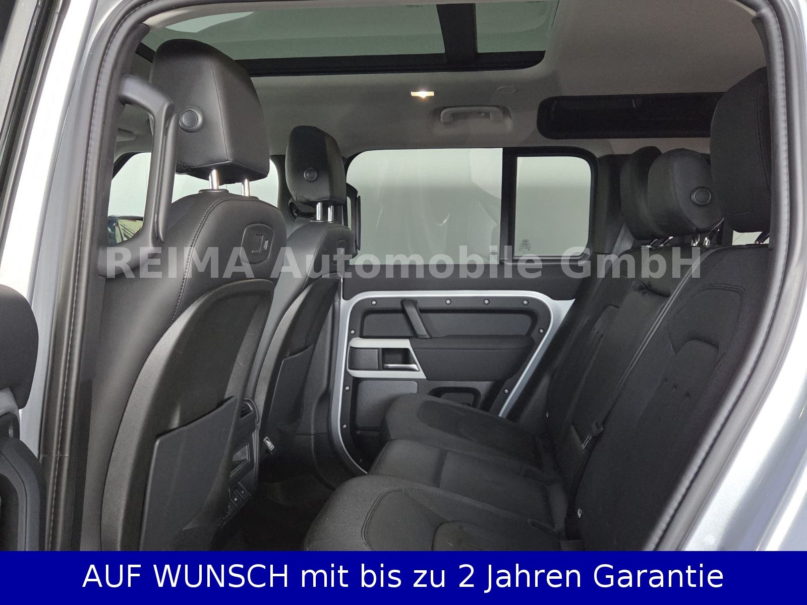 Fahrzeugabbildung Land Rover Defender 110 P400 V6, Pano, Meridian, Luft, LED
