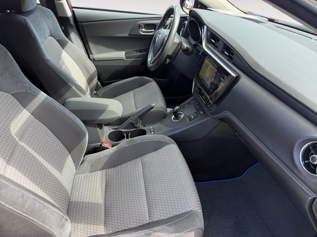 Fahrzeugabbildung Toyota Auris 1.8 VVT-i Hybrid Automatik Edition-S