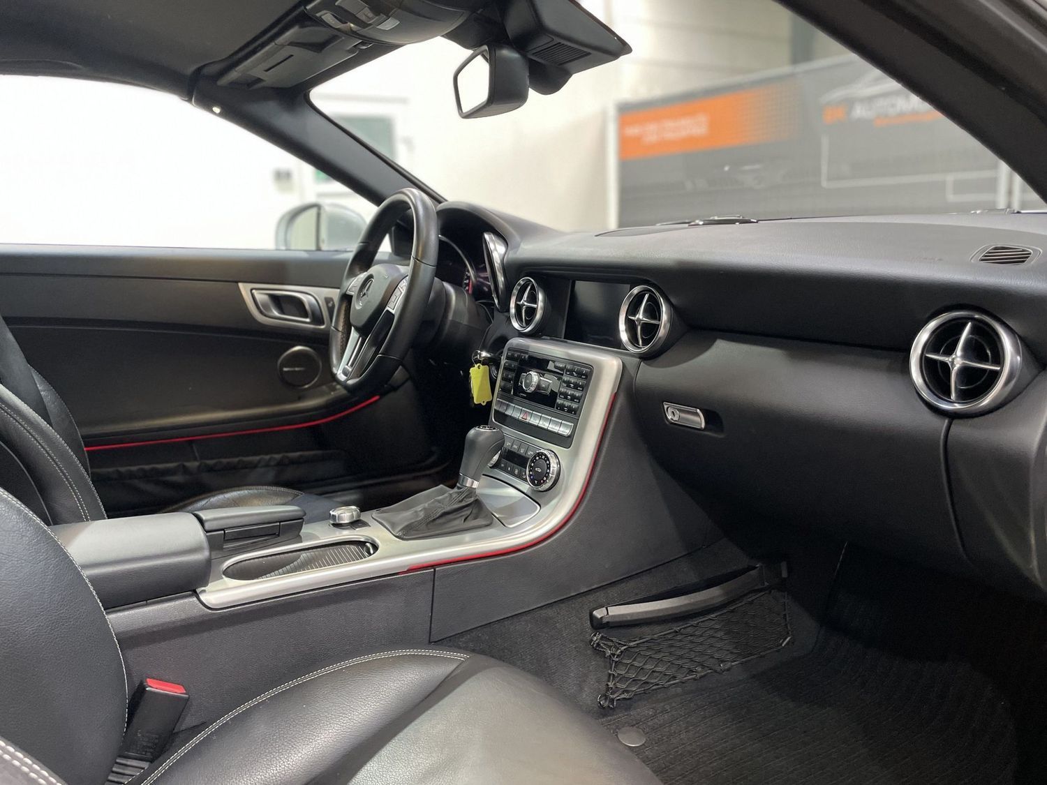 Fahrzeugabbildung Mercedes-Benz SLK 200 Sport #Leder#Bi-Xenon#H&K#ACC#Airscarf