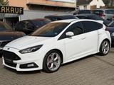Ford Focus Lim. ST*RECARO*LEDER*R.KAMERA*NAVI*8-FACH - gebrauchte Ford Focus aus dem Jahr 2015