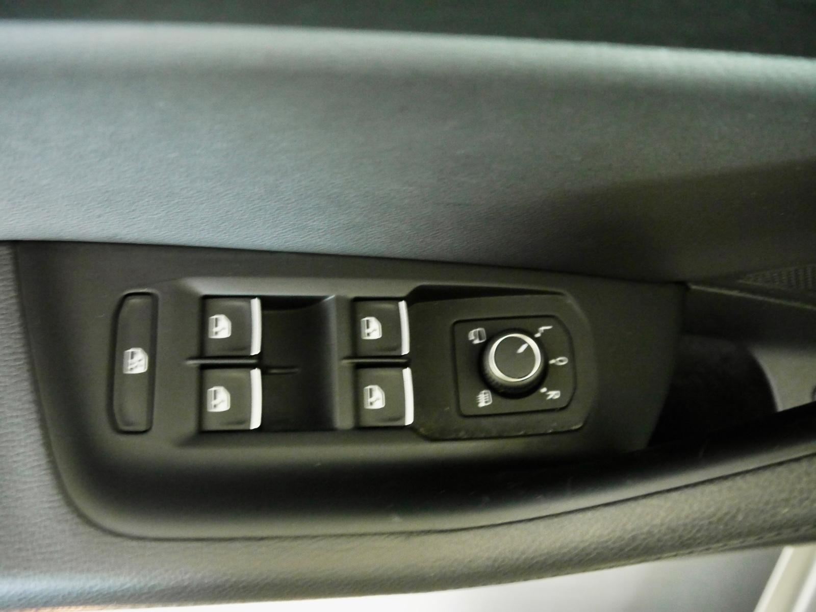 Volkswagen Passat Lim. Highline*DAB*Alcantar*
