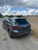 Volkswagen Golf 1.6 TDI Join Join - mit Diesel-Antrieb: Grau, Panorama-Dach, Limousine