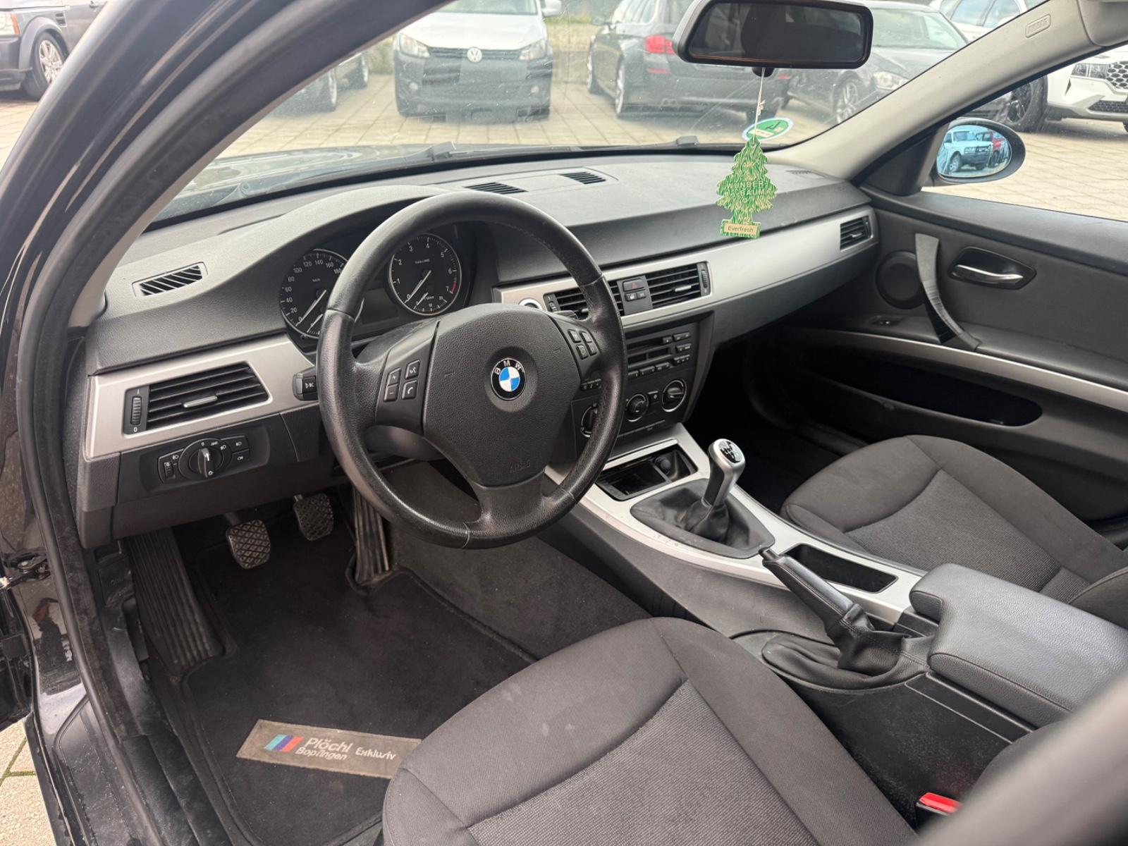 BMW 318 2008 — photo 9