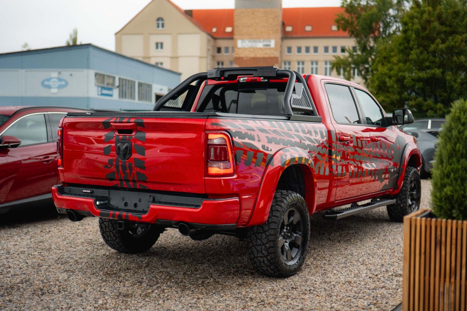 Fahrzeugabbildung Dodge RAM 5.7 V8 HEMI 4x4 OFFROAD LONGBED AXLE LOCK