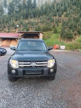Mitsubishi Mitshubishi Pajero V80 - Mitsubishi Pajero aus 2007 mit Diesel-Antrieb
