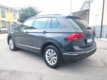 Volkswagen Tiguan - 8