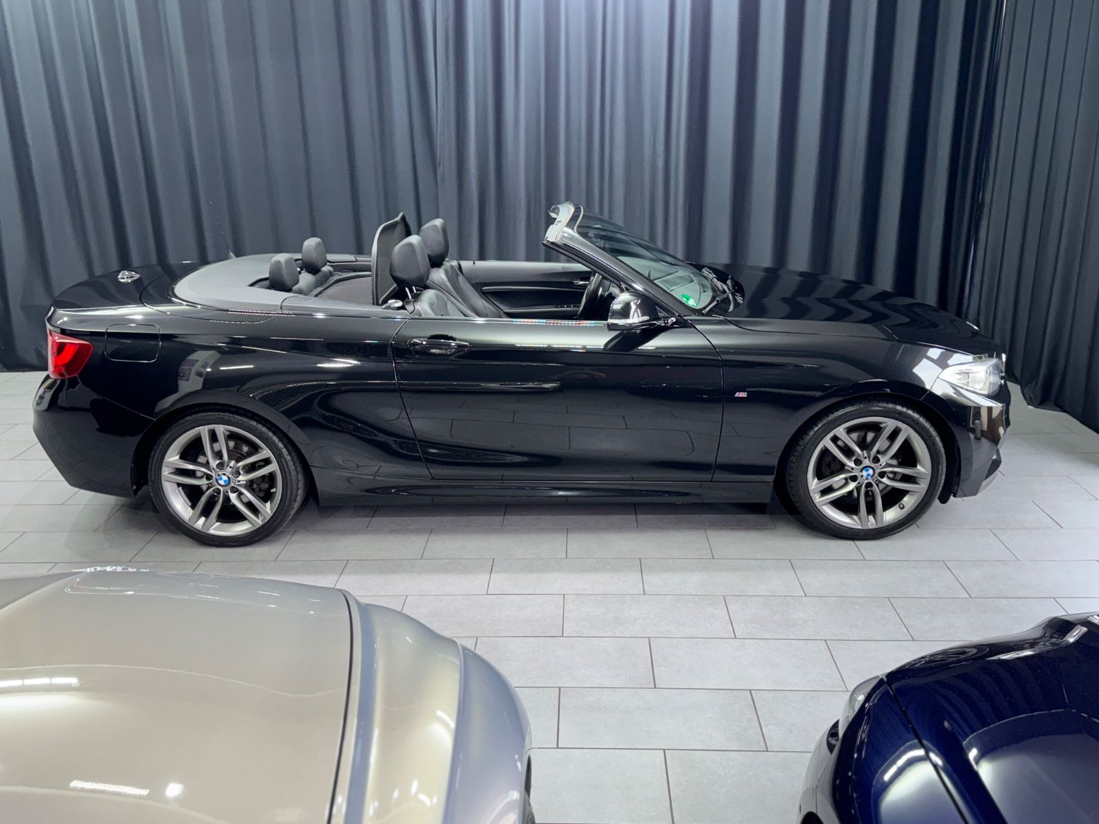 Fahrzeugabbildung BMW 220d Cabrio M Sport|LEDER|NAVI|AUTOMATIK|AHK|
