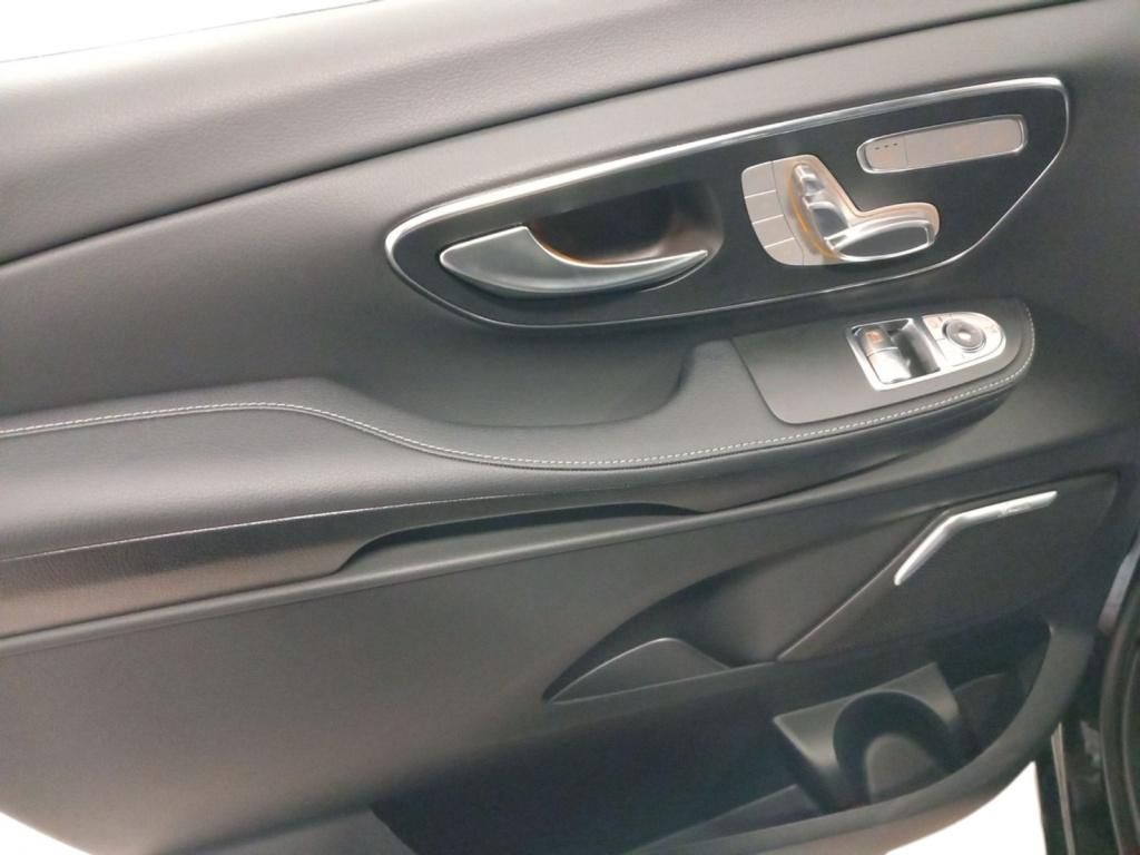 Fahrzeugabbildung Mercedes-Benz V 300 d lang 4x4 * Avantgarde Edition