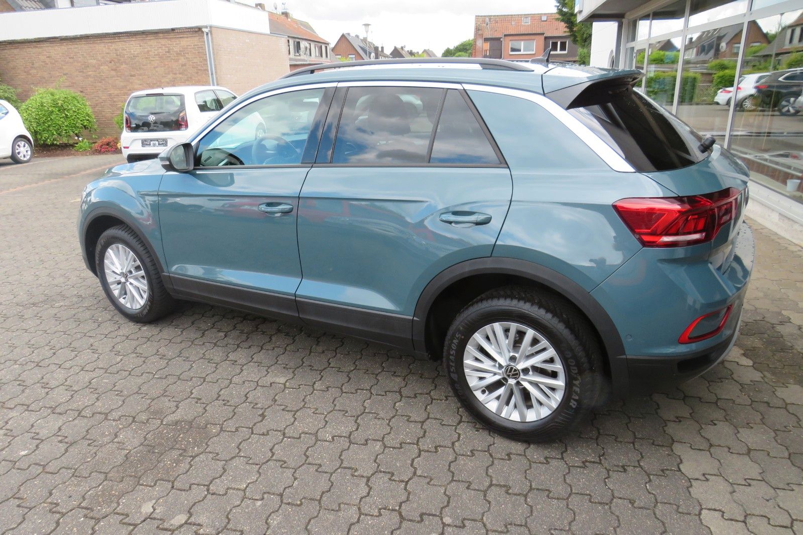 Fahrzeugabbildung Volkswagen T-Roc Life NAVI SITZH. GJ APP-CONNECT 1.HD