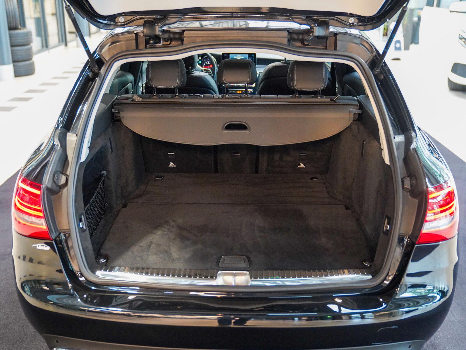 Mercedes-Benz C 180 T AVANTGARDE Panorama Multibeam AHK Totwin