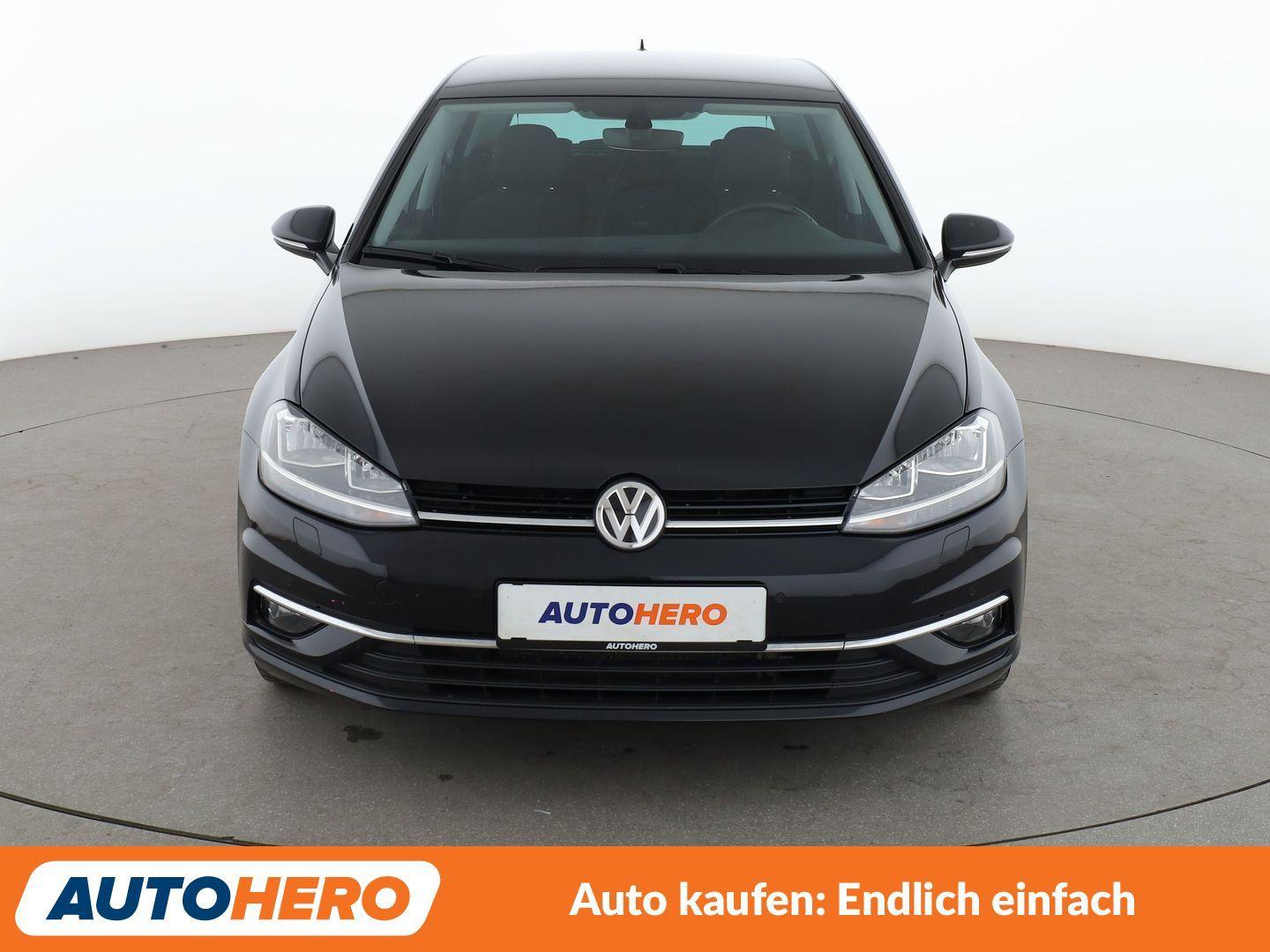 Volkswagen Golf VII 1.5 TSI ACT Sound*ACC*PDC*SHZ*