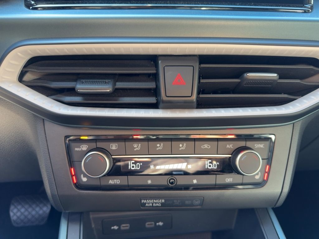 Fahrzeugabbildung SEAT Arona Xperience, SHZ, LED, NAVI