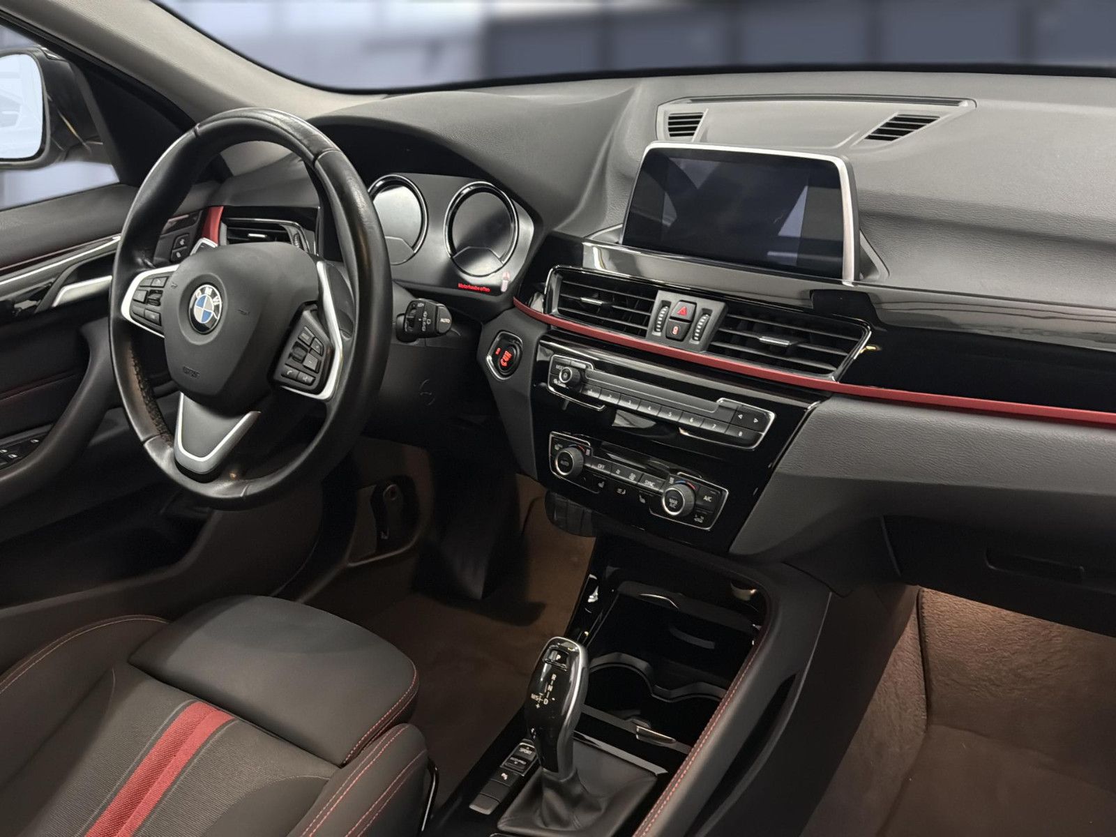 Fahrzeugabbildung BMW X1 sDrive 20 i Sport Line/ unfallfrei/ AHK