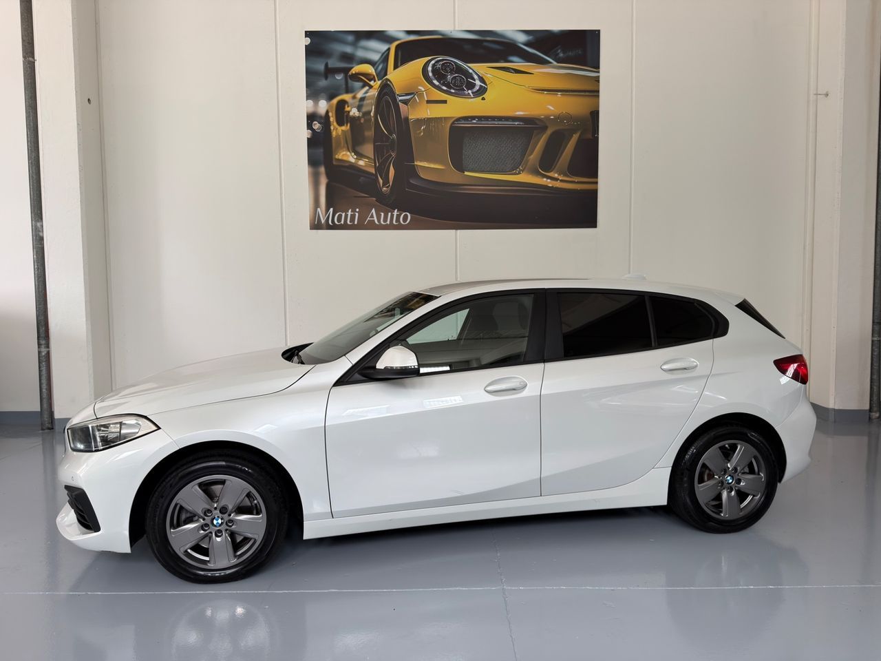 BMW Bmw 118 118d 5p. Business Advantage auto 150cv imagem 3