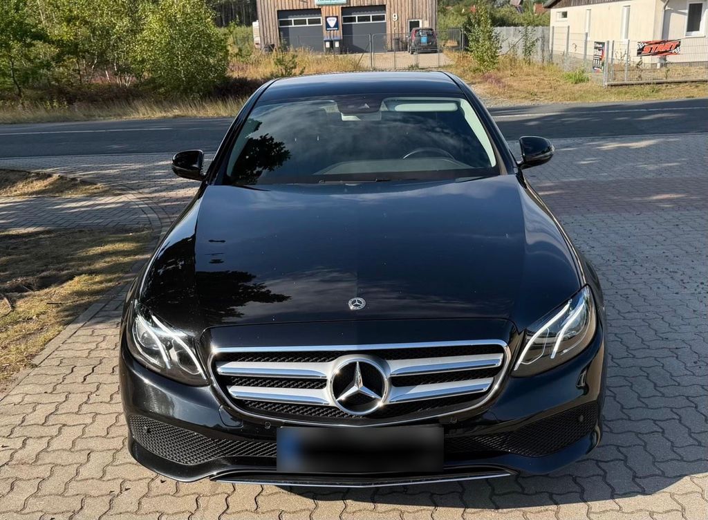 Image of Mercedes-Benz E 250