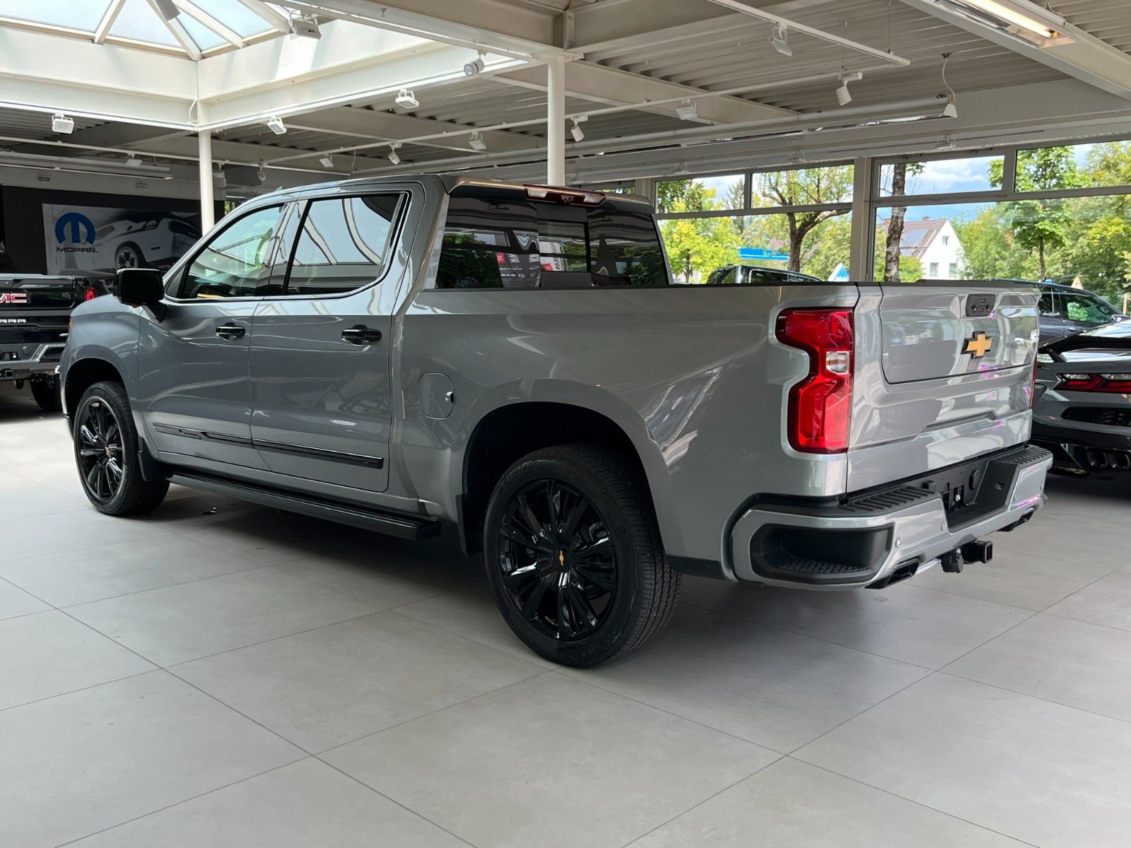 Fahrzeugabbildung Chevrolet Silverado 6.2 V8 High Country Black Package