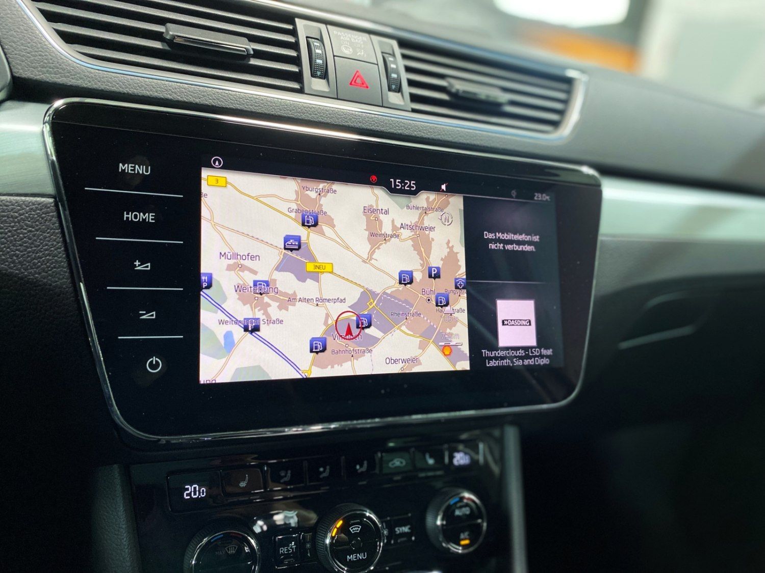 Fahrzeugabbildung SKODA Superb Ambition 4x4 DSG#ACC#Spur#Navi#Alu#PDC#Ak